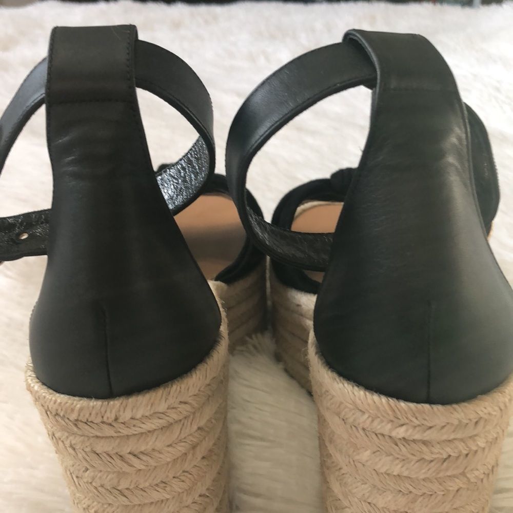 W/ Ruched Sue… - Picture 11 of 16